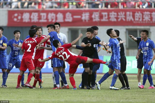 国米连扳三球3-3本菲卡 阿瑙破门若昂-马里奥戴帽北京时间11月30日凌晨4时，欧冠D组第5轮，国际米兰客场挑战本菲卡。